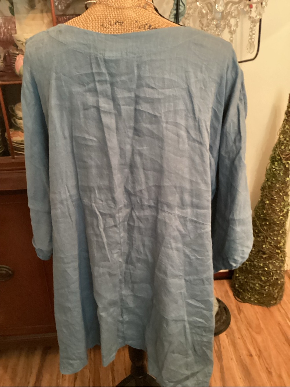Match Point Linen Tunic - Picture 2 of 4
